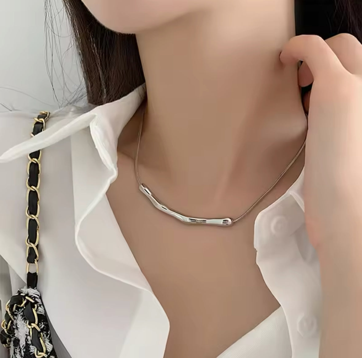 Log Textured Silver Necklace