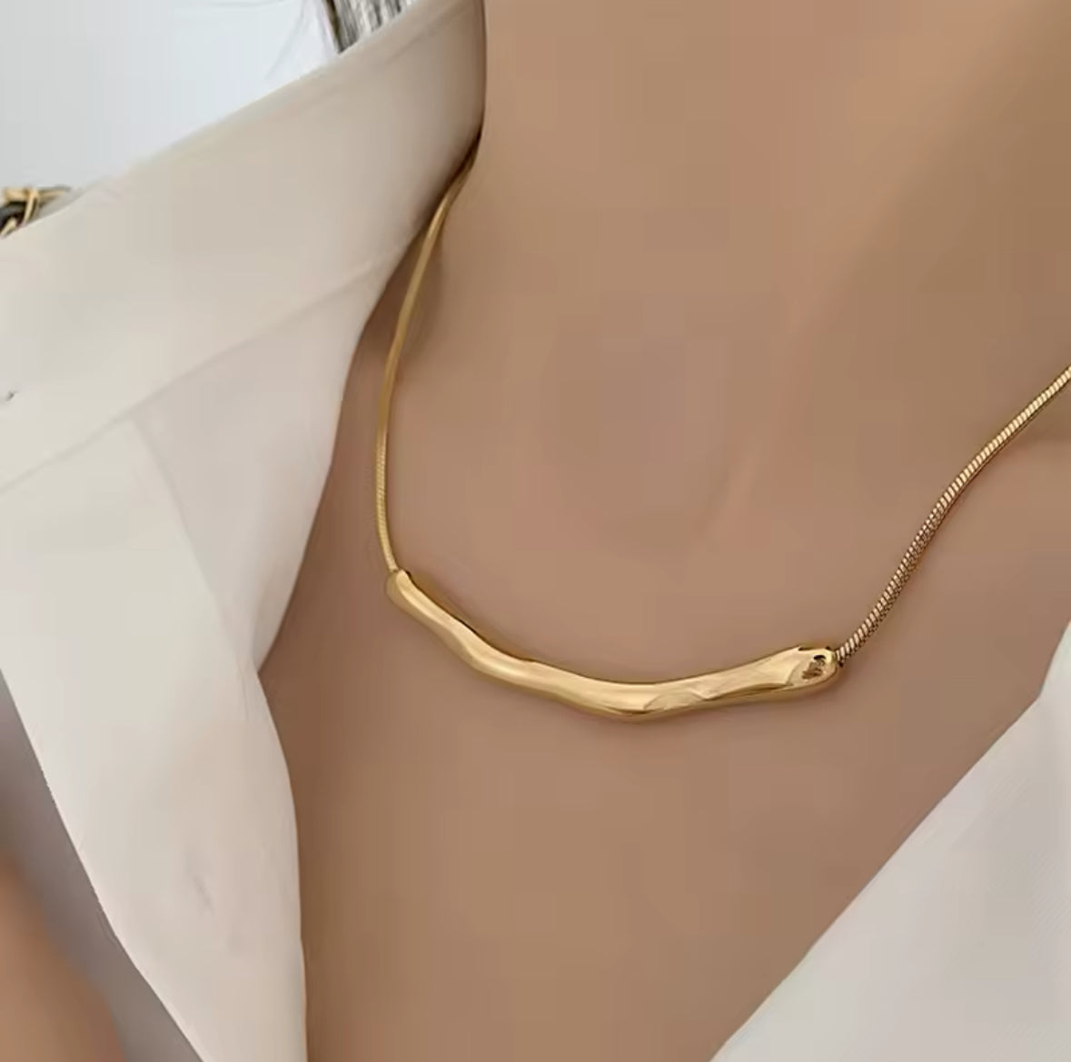 Log Textured Gold Necklace