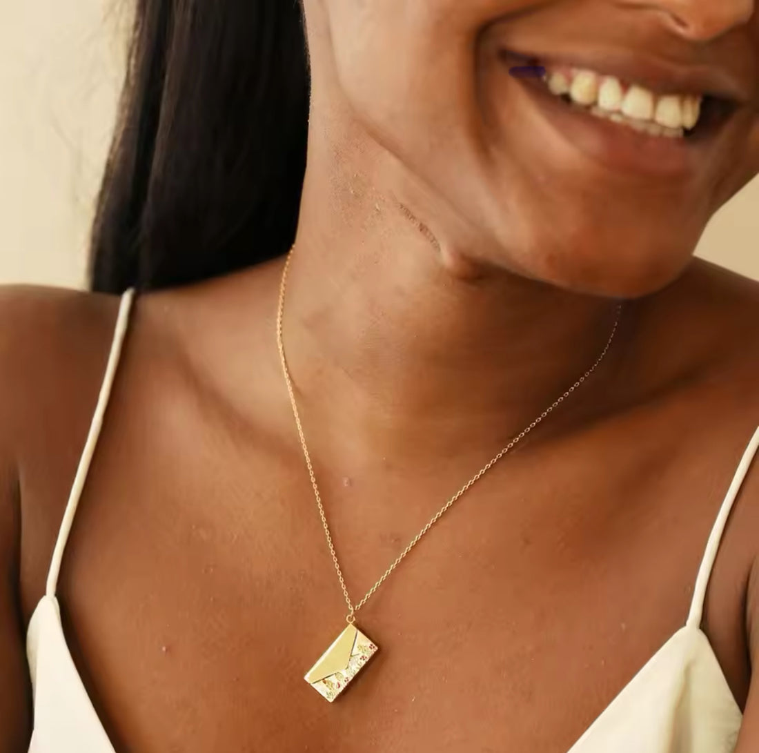 Which Metal Color of Jewelry Are You