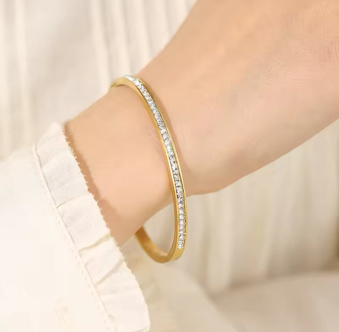 Cubic Zirconia Gold Bangle